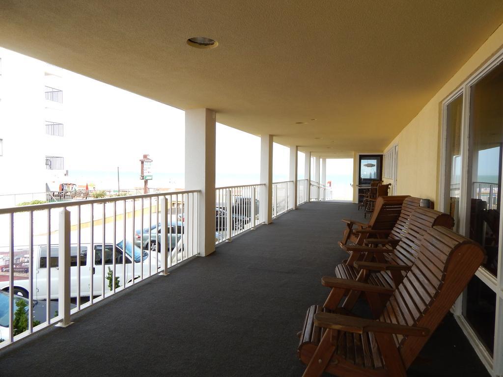 Howard Johnson Plaza By Wyndham Ocean City Oceanfront Esterno foto